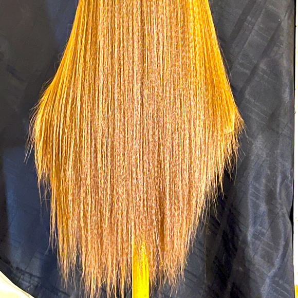 ⭐️⭐️BEAUTIFUL SYNTHETIC HAIR WIG⭐️⭐️ - Picture 6 of 8